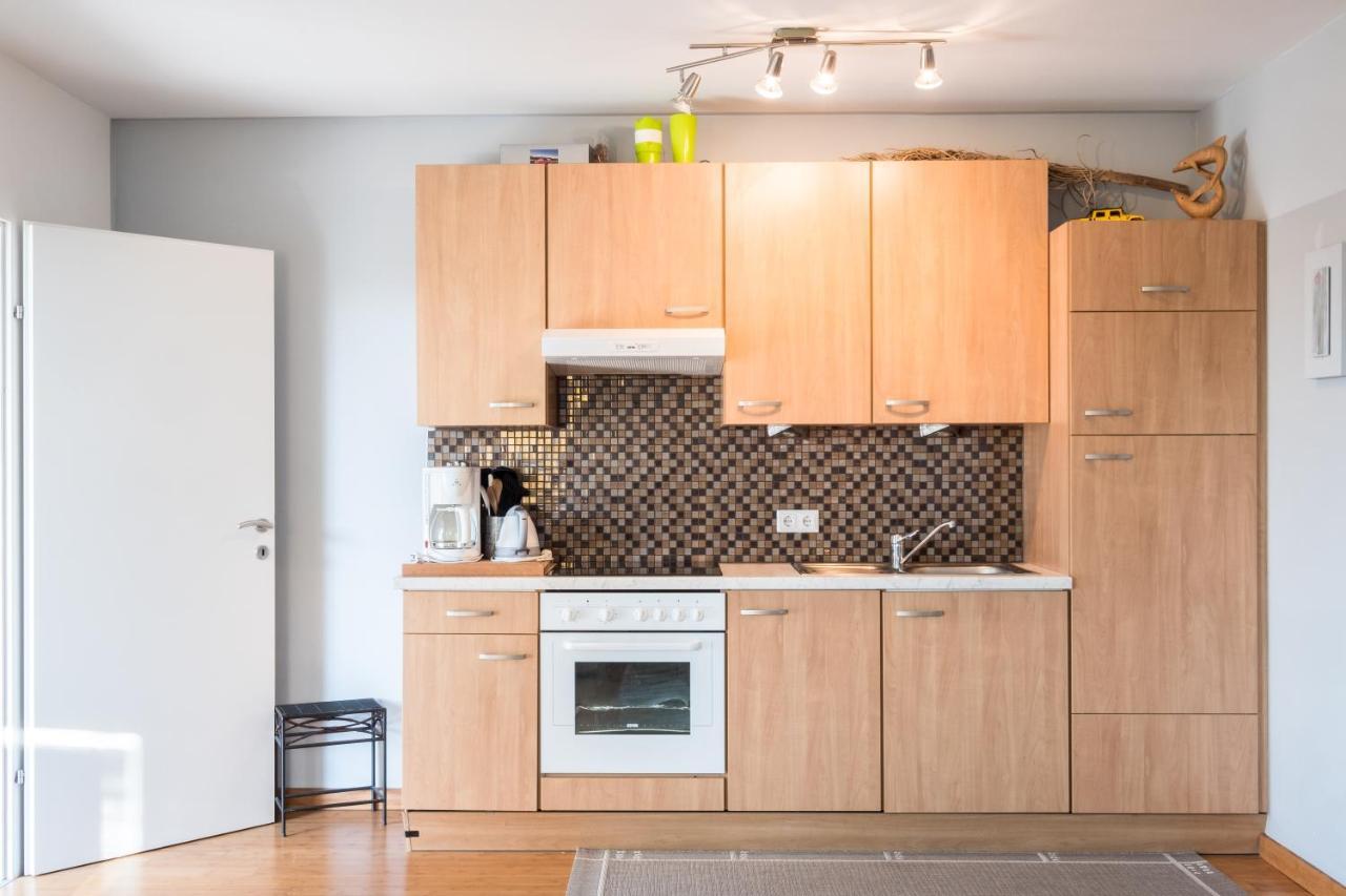 פאק אם סי Lakeside Apartments - Adults Only מראה חיצוני תמונה