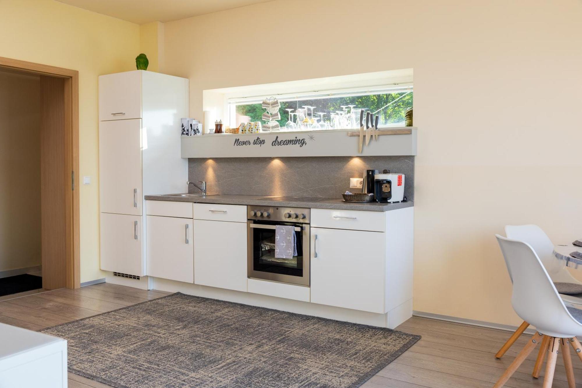 פאק אם סי Lakeside Apartments - Adults Only חדר תמונה