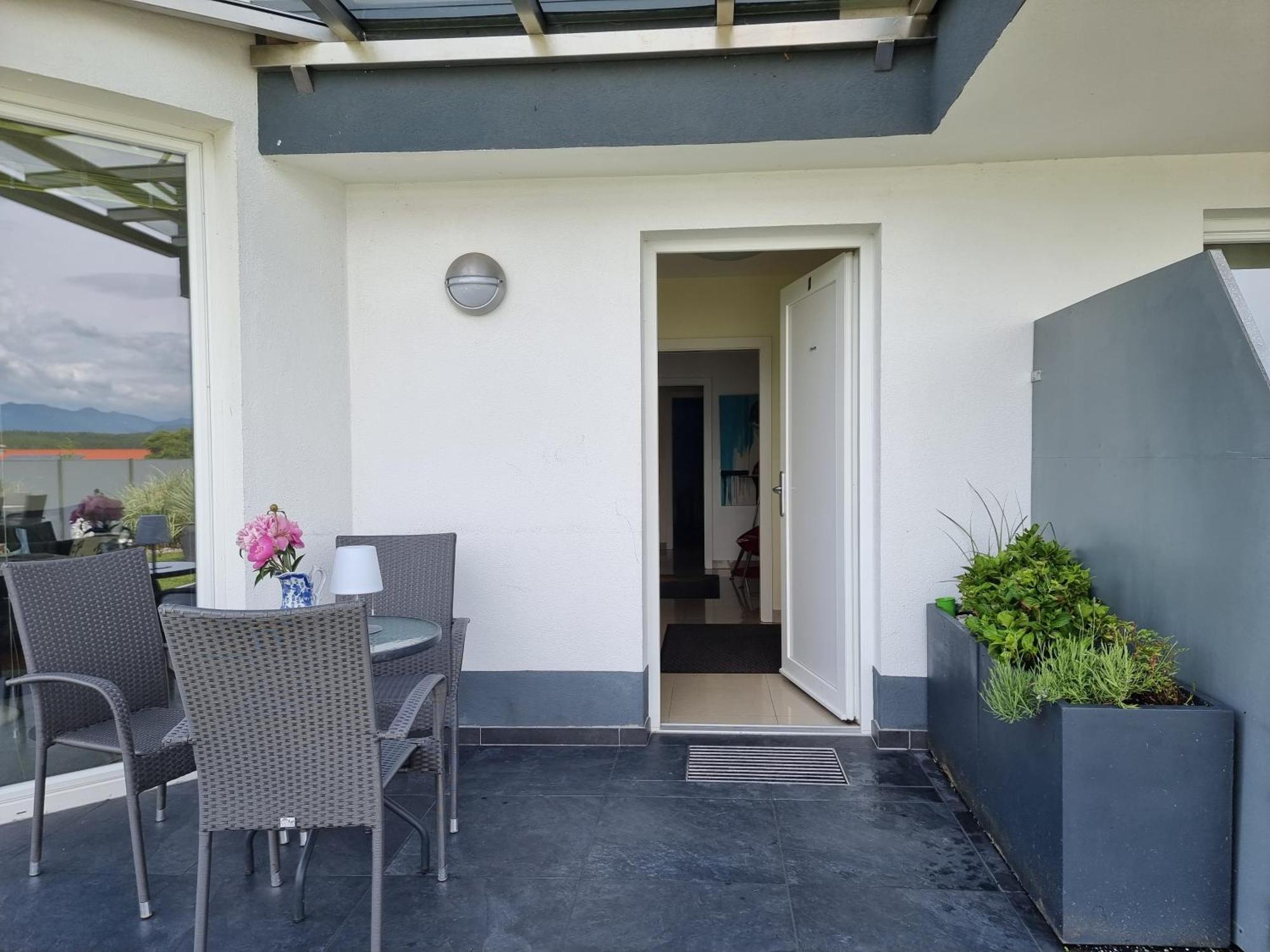 פאק אם סי Lakeside Apartments - Adults Only חדר תמונה
